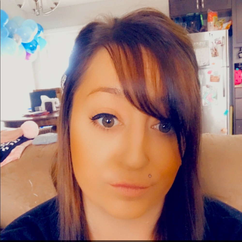 Meet your Posher, Reisha